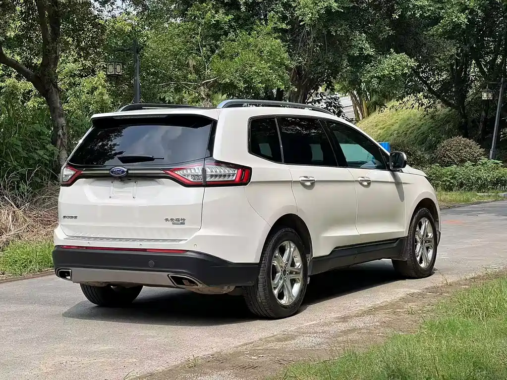 Ford Edge — миниатюра 9