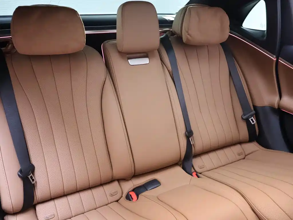 Mercedes-Benz E-Class — миниатюра 23