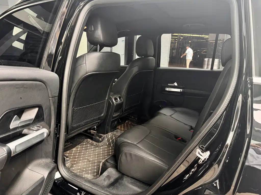 Mercedes-Benz GLB — миниатюра 8