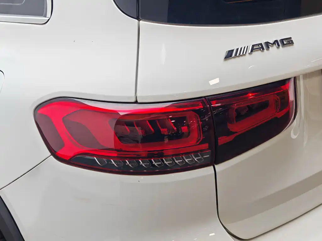 Mercedes-Benz GLB — миниатюра 7