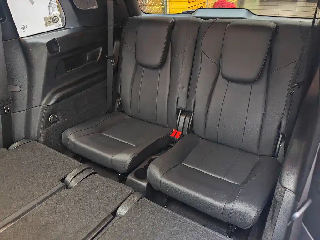 Mercedes-Benz GLB — миниатюра 20