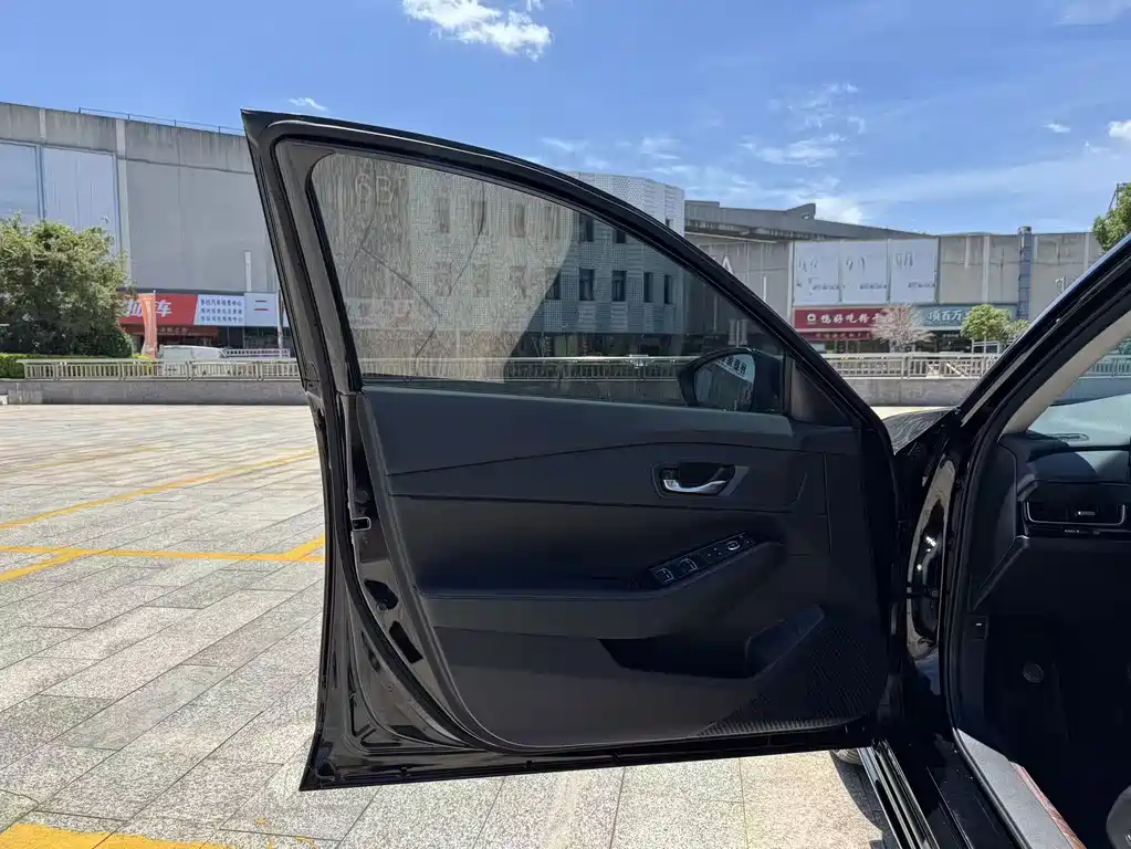 Honda Inspire — миниатюра 10