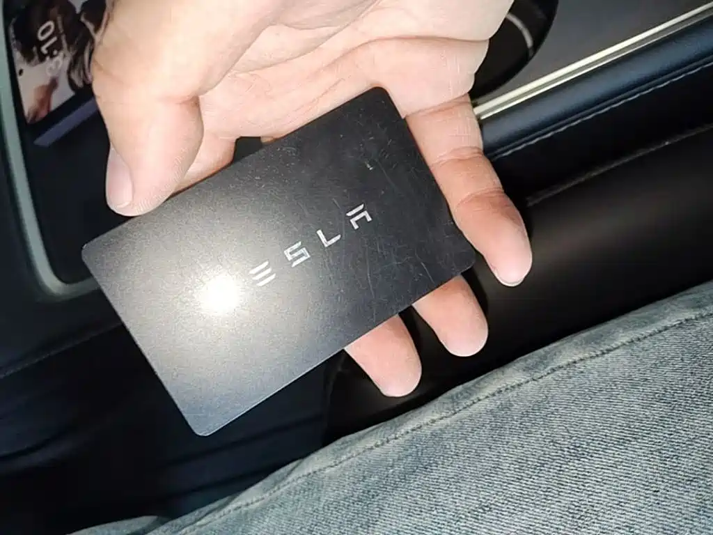 Tesla Model 3 — миниатюра 9