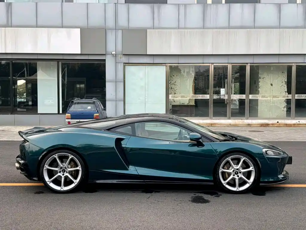 McLaren GT — миниатюра 7