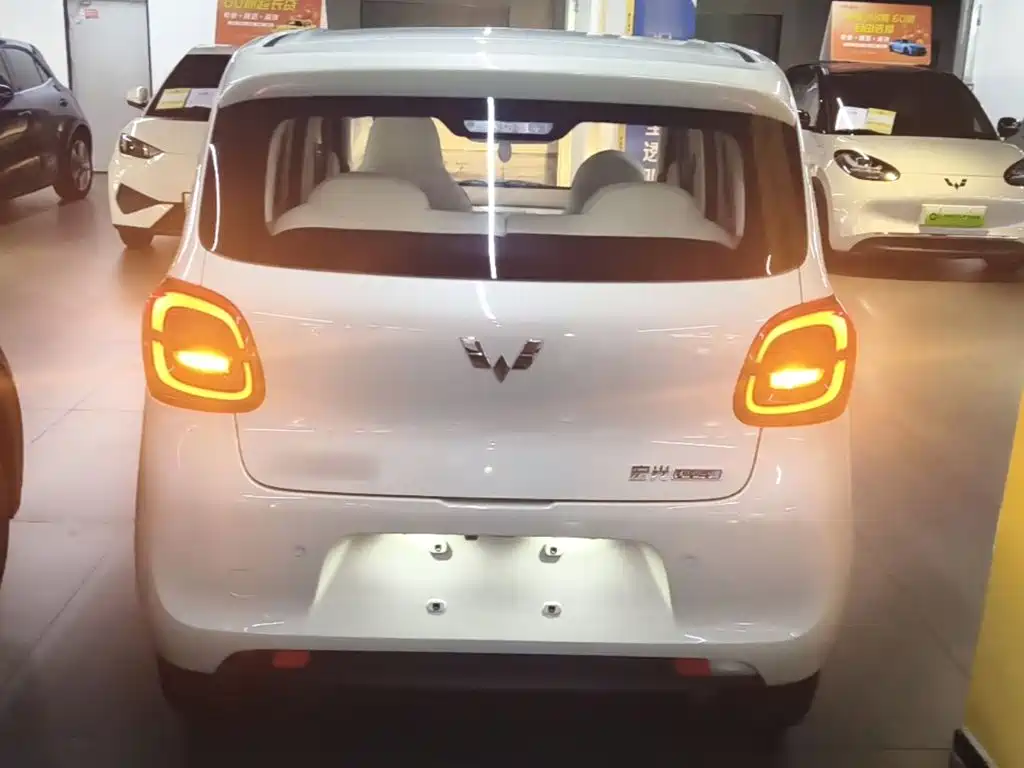 Wuling MINIEV — миниатюра 6