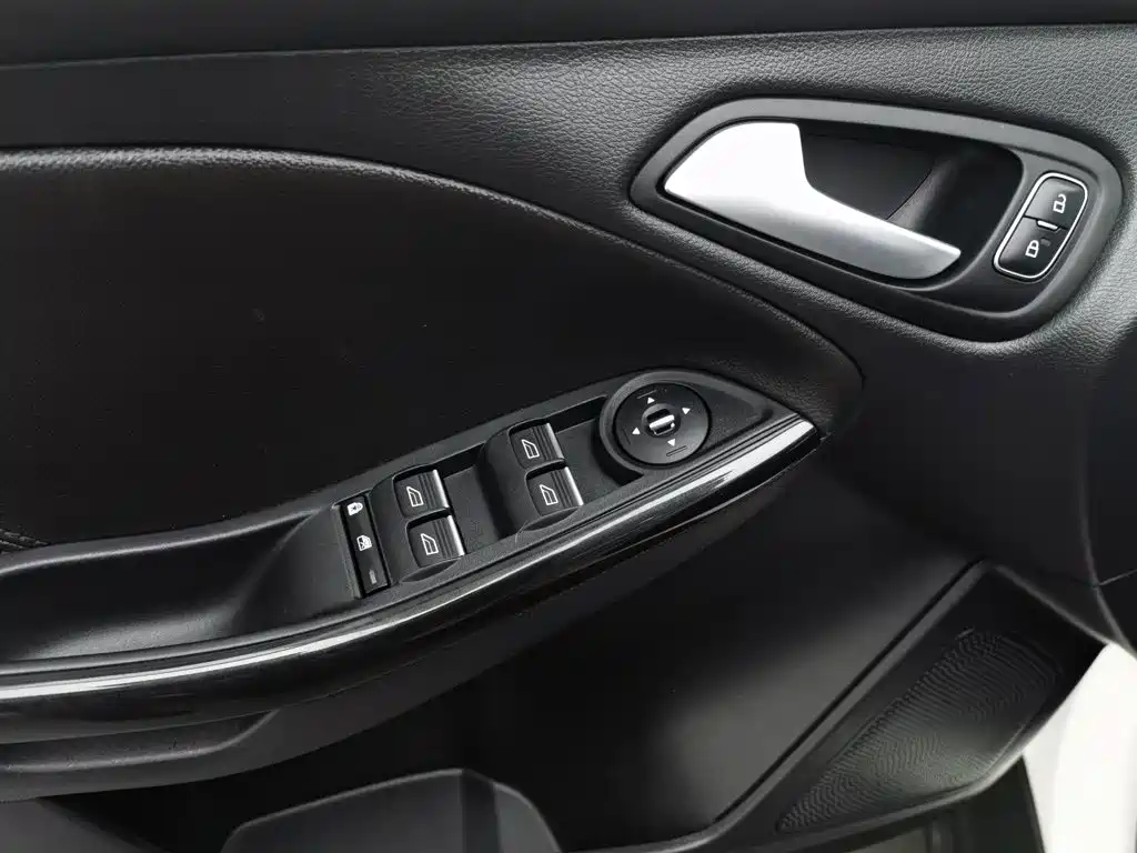 Ford Focus — миниатюра 9