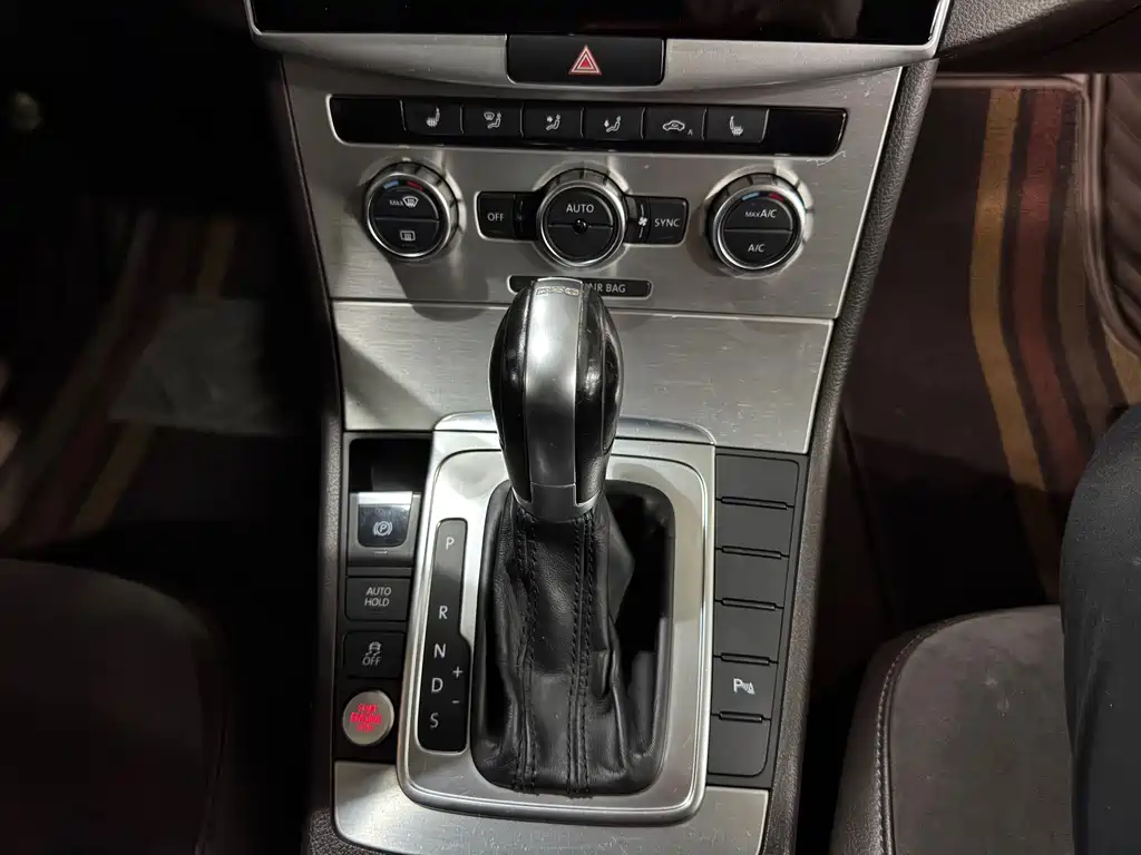 Volkswagen Magotan (Import) — миниатюра 12