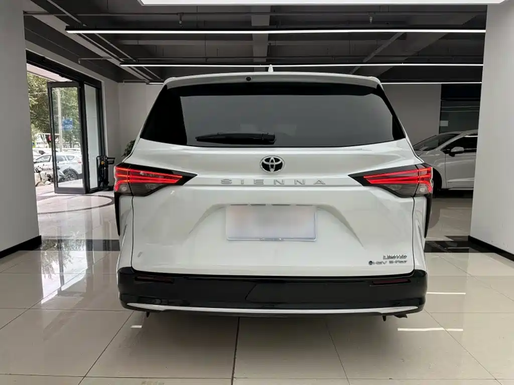 Toyota Sienna — миниатюра 11