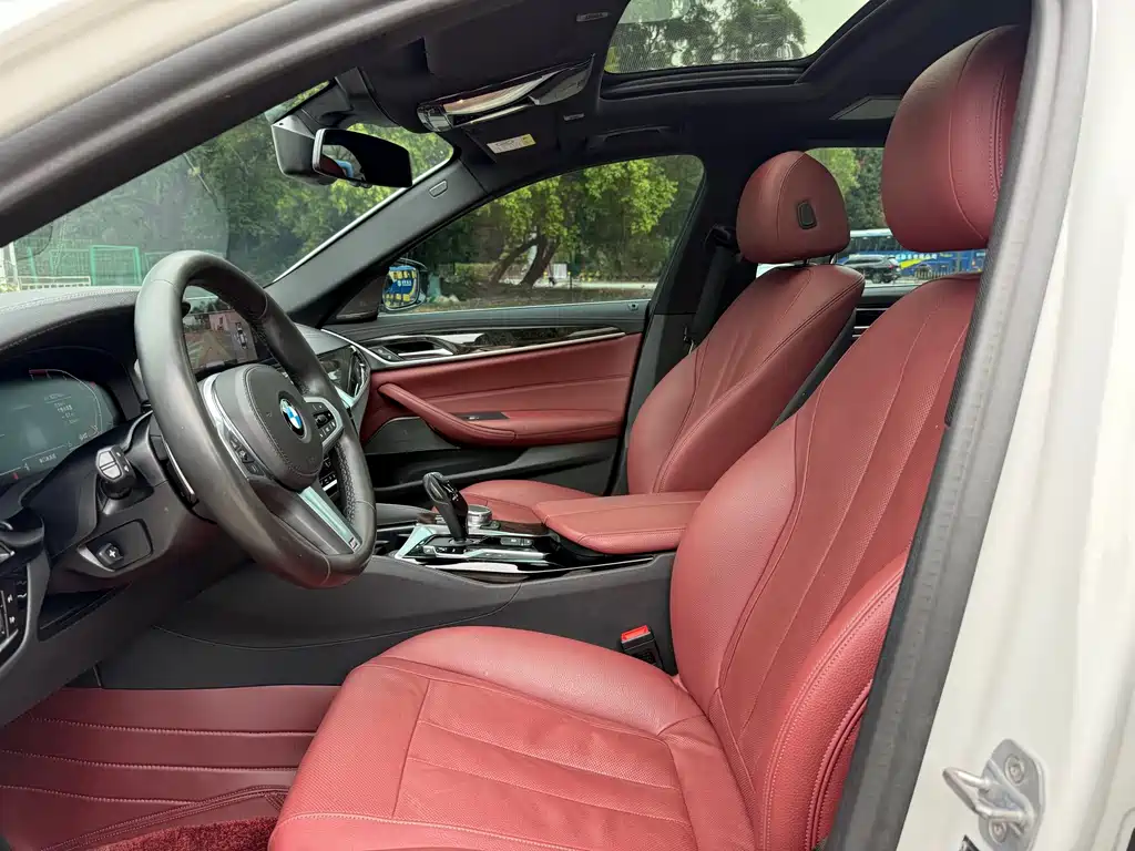 BMW 5 Series — миниатюра 6