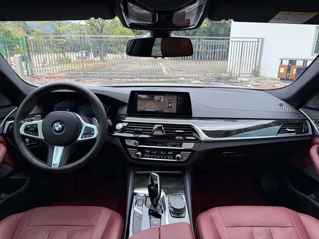 BMW 5 Series — миниатюра 17