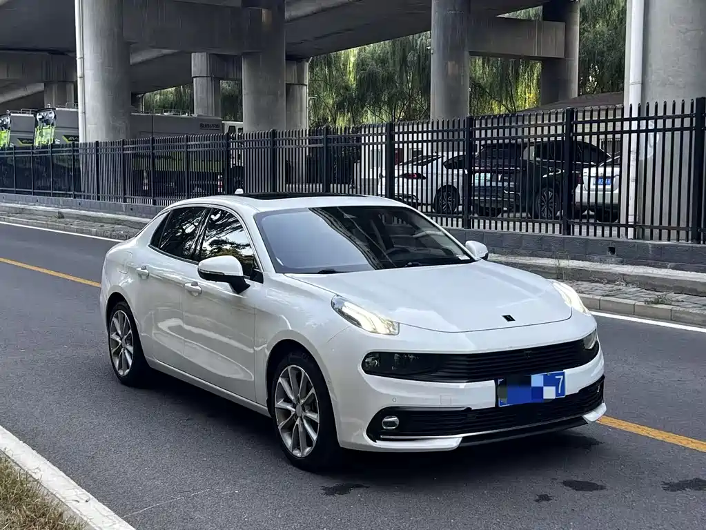 Lynk & Co 03 — миниатюра 3