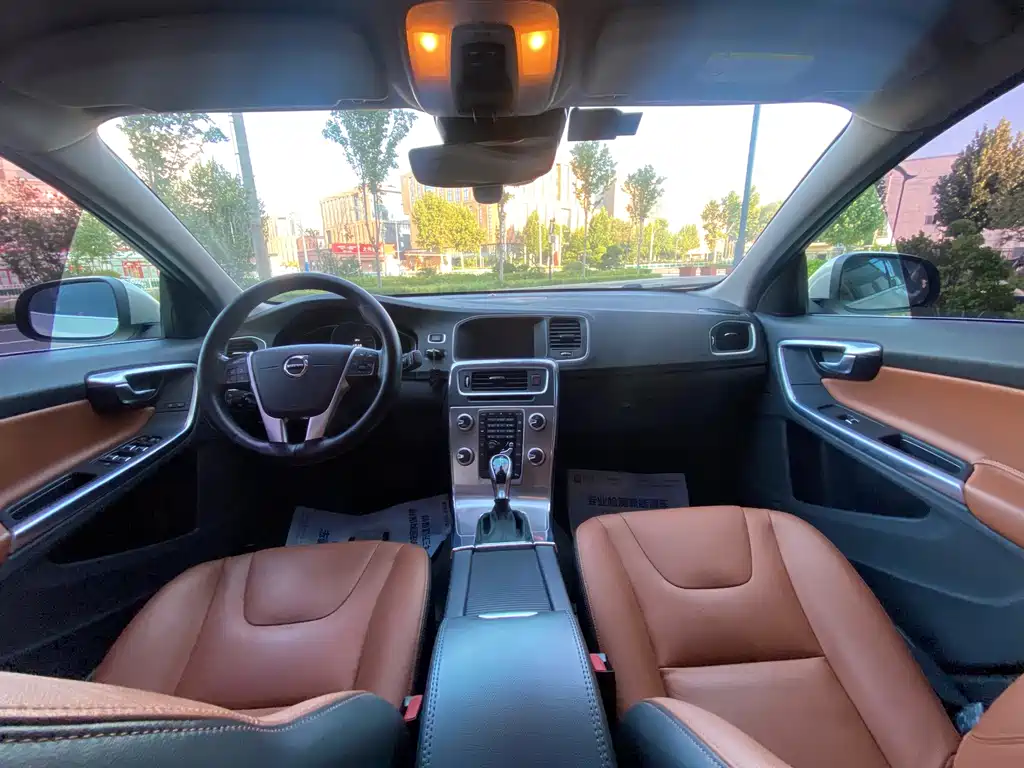 Volvo S60 — миниатюра 5