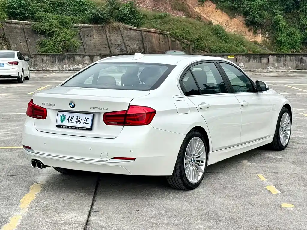 BMW 3 Series — миниатюра 4