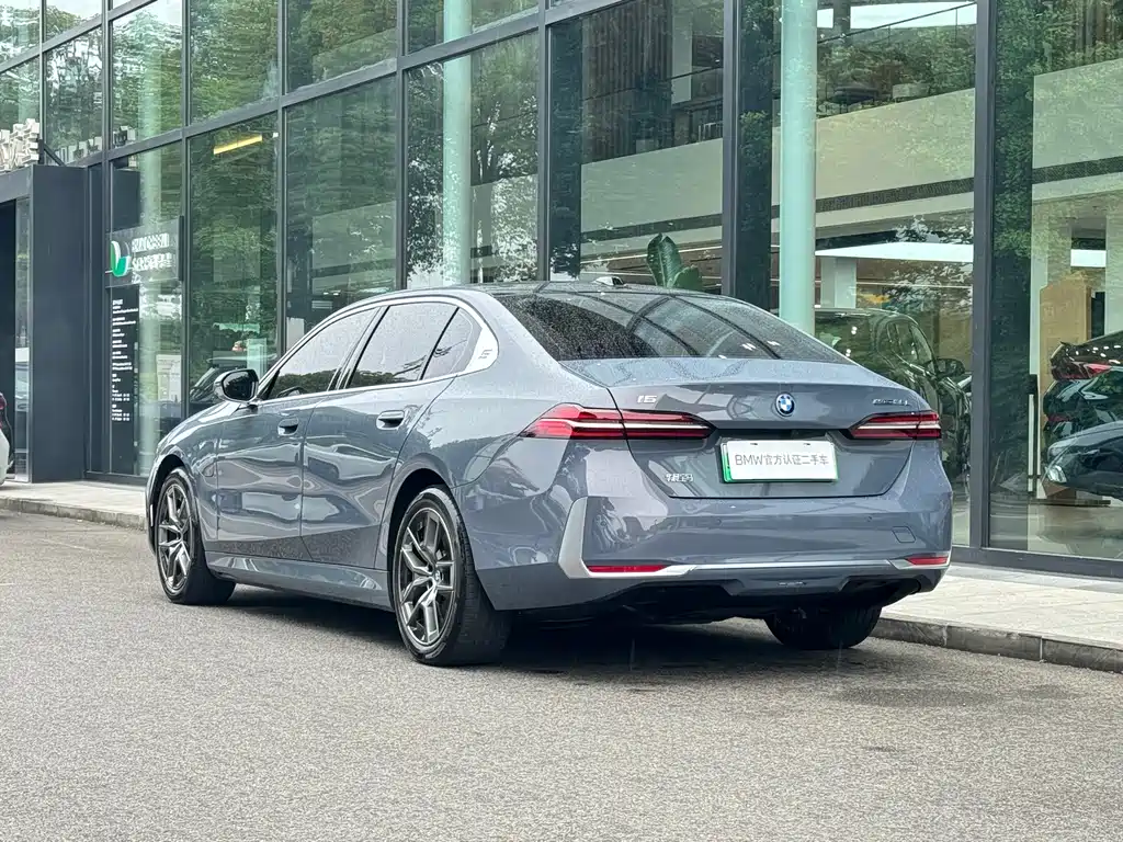 BMW i5 2024 eDrive 35L Premium Luxury