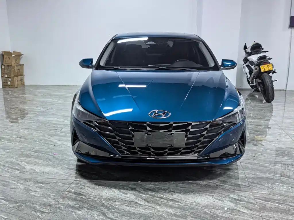 Hyundai Elantra 2021 1.5L CVT LUX Luxury