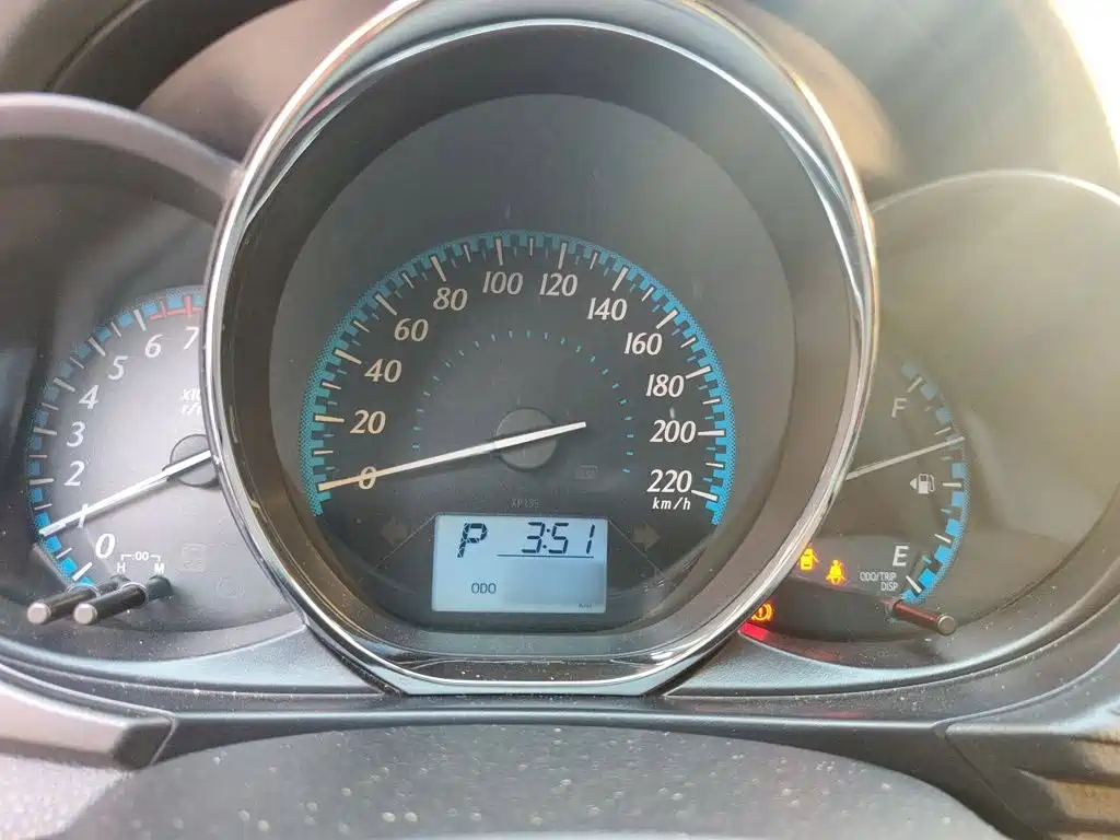 Toyota Yaris L — миниатюра 4