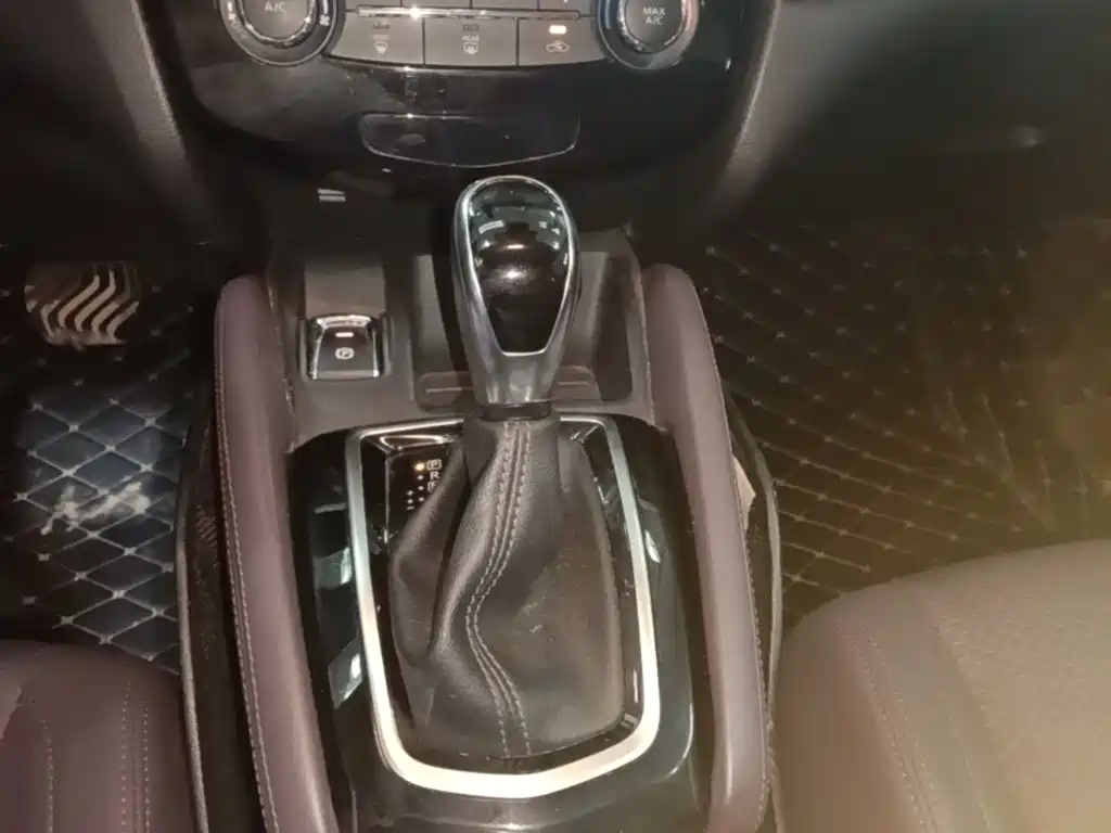 Nissan Qashqai — миниатюра 14