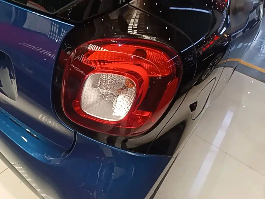 smart Smart Fortwo — миниатюра 8