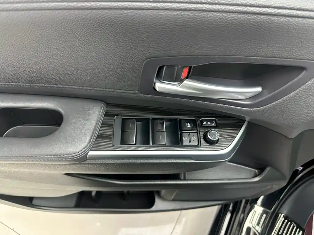 Toyota Sienna — миниатюра 6