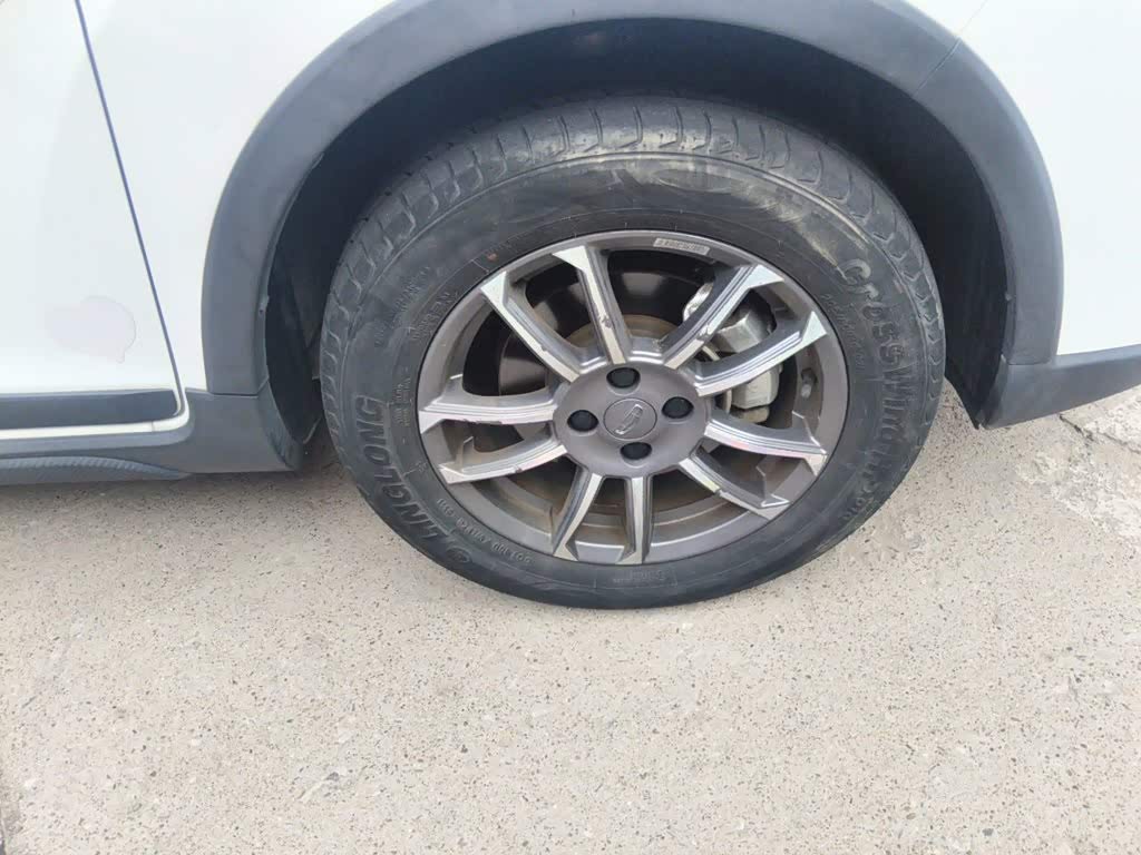 Geely Vision X3 1.5 л 2021 г. Белый, пробег 37900 км