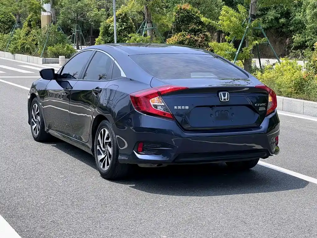 Honda Civic — миниатюра 9