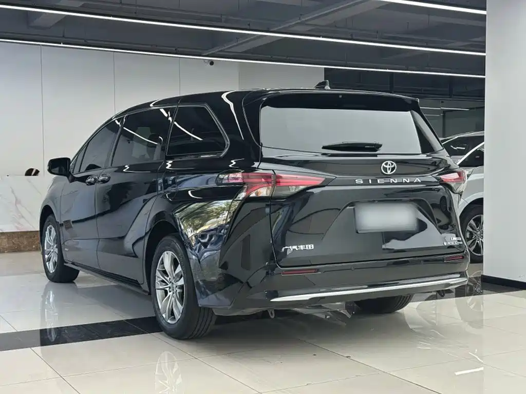 Toyota Sienna — миниатюра 11