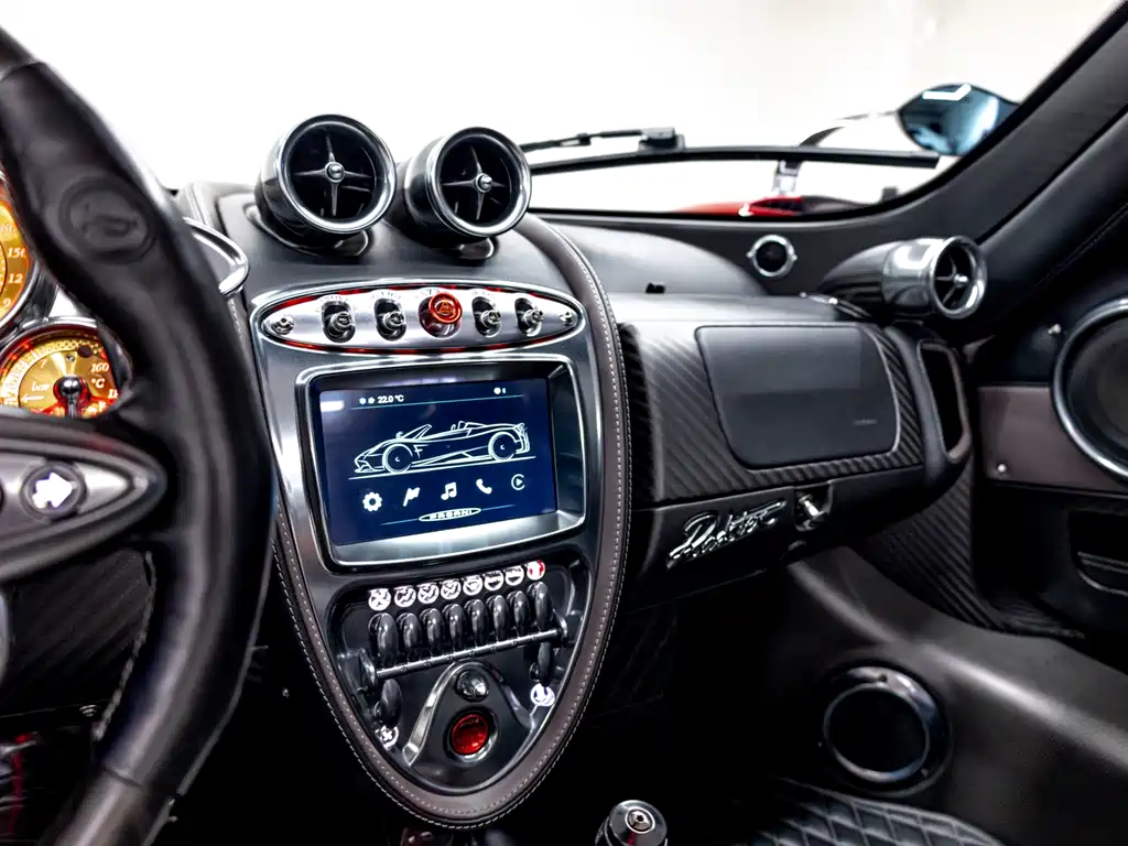 Pagani Huayra — миниатюра 13
