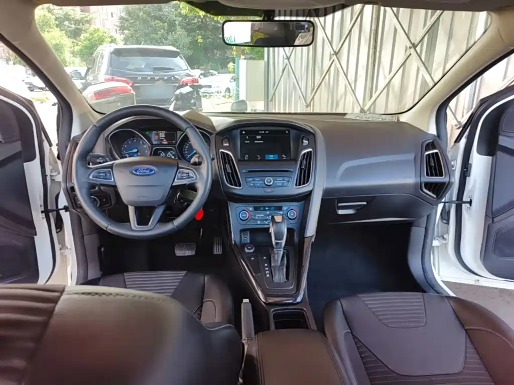 Ford Focus — миниатюра 10
