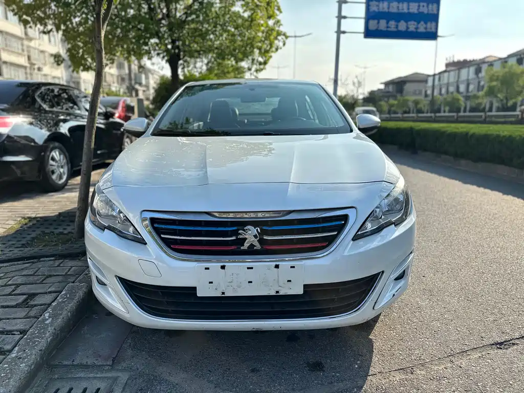 Peugeot 408 2015 1.2T AT Luxury
