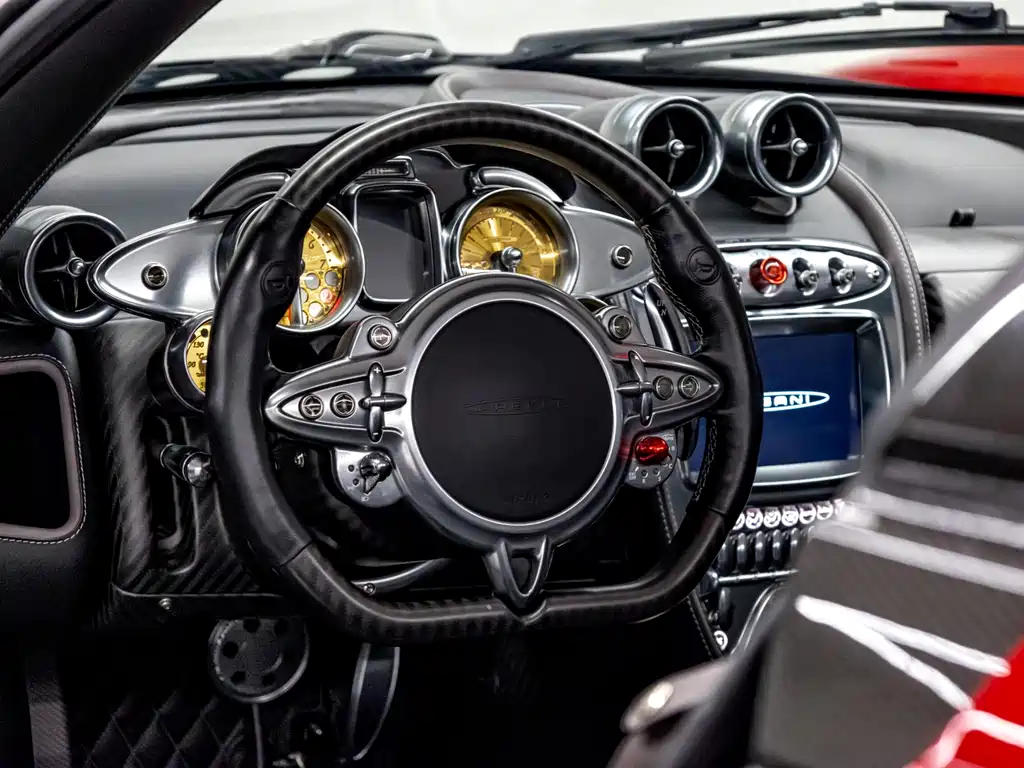 Pagani Huayra — миниатюра 11