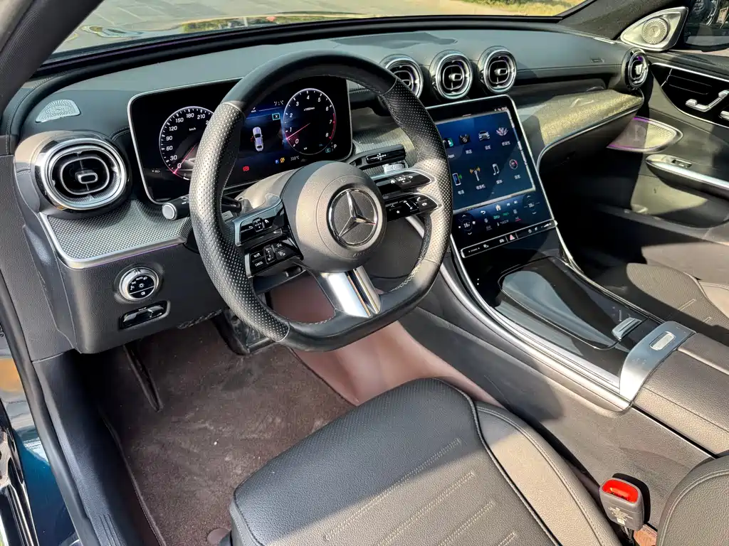 Mercedes-Benz C-Class — миниатюра 8