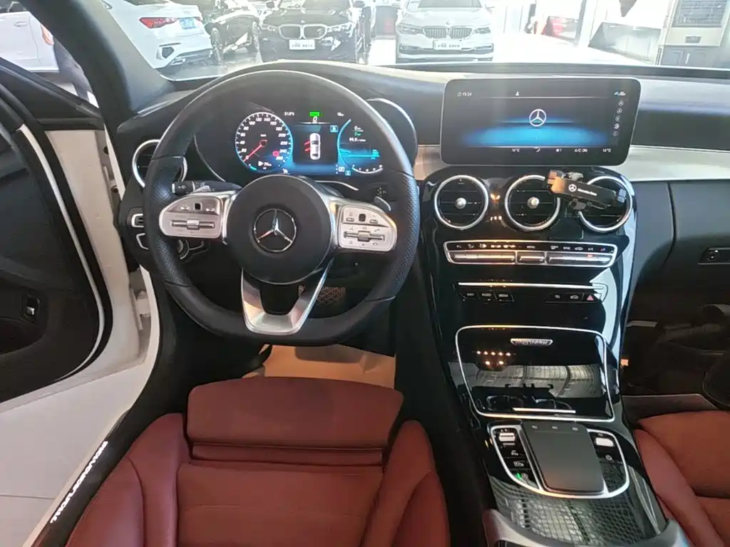 Mercedes-Benz C-Class — миниатюра 13