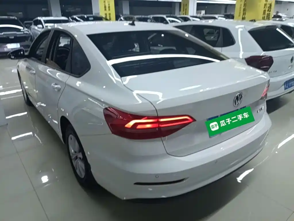 Volkswagen Lavida — миниатюра 5
