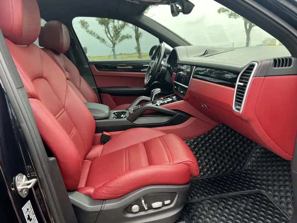Porsche Cayenne — миниатюра 9