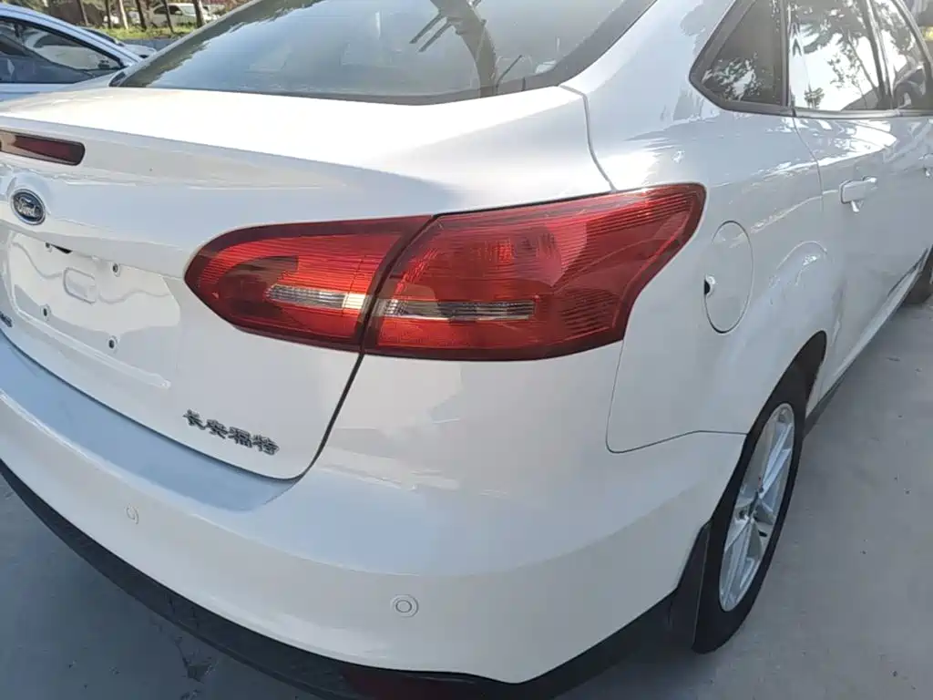 Ford Focus — миниатюра 8