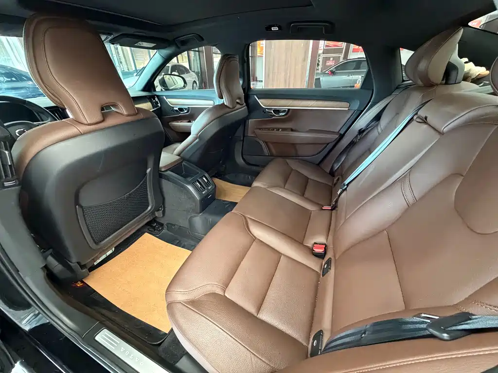 Volvo S90 — миниатюра 14