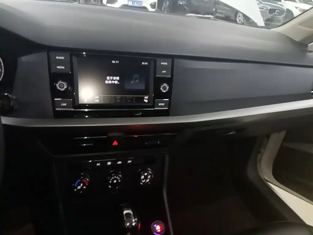 Volkswagen Lavida — миниатюра 10
