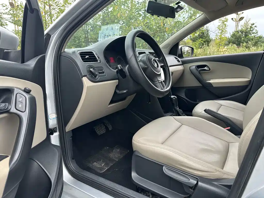 Volkswagen Polo — миниатюра 6