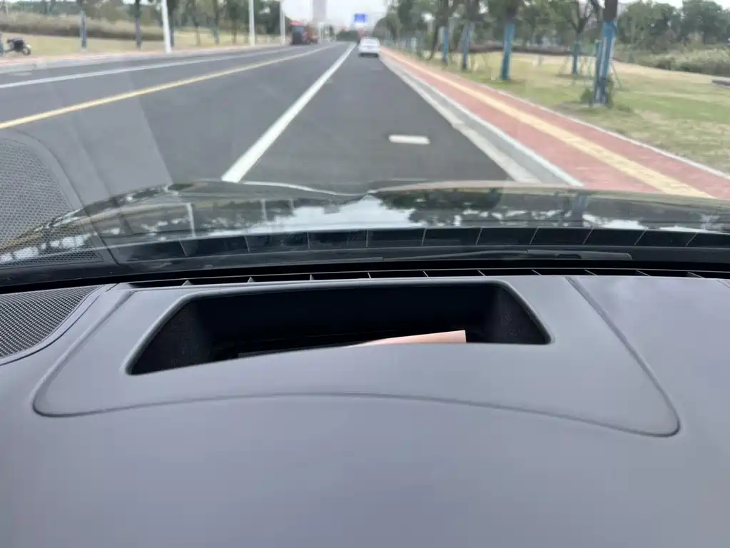 Porsche Cayenne — миниатюра 13