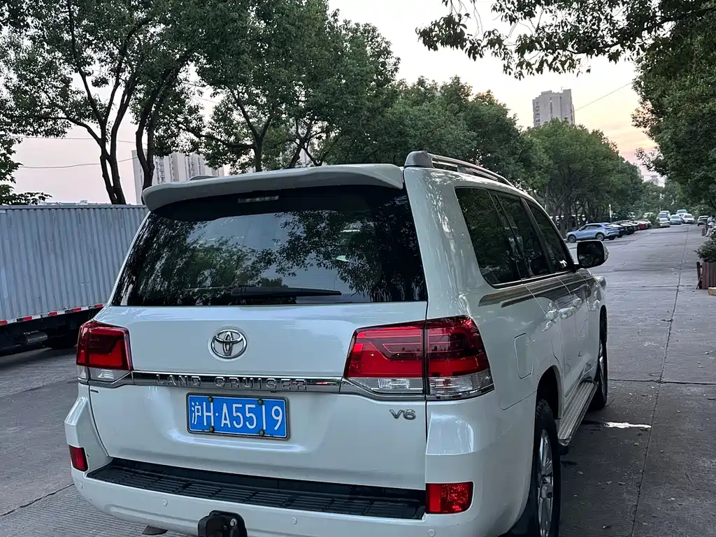 Toyota Land Cruiser — миниатюра 3