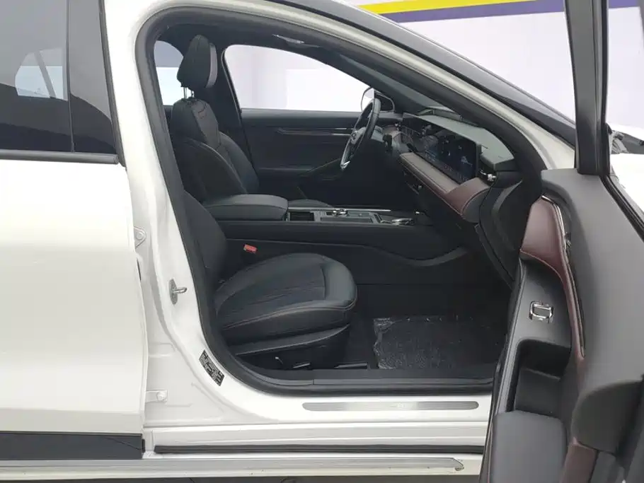 Ford Mondeo — миниатюра 8