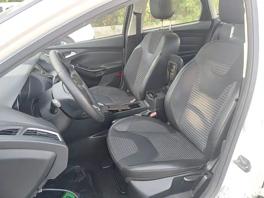 Ford Focus — миниатюра 15