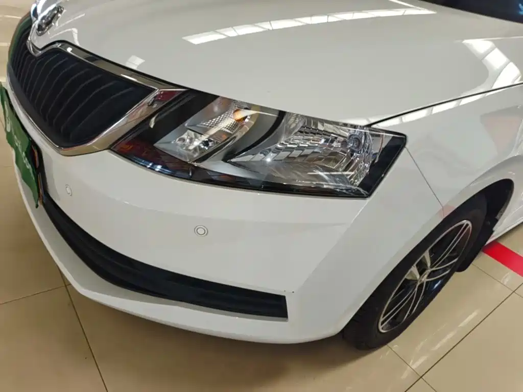 Skoda Rapid Spaceback — миниатюра 24