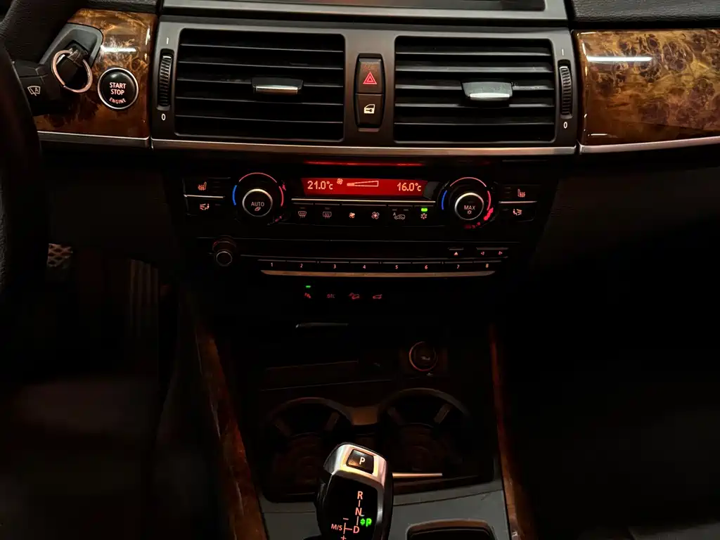 BMW X5 (Import) — миниатюра 11