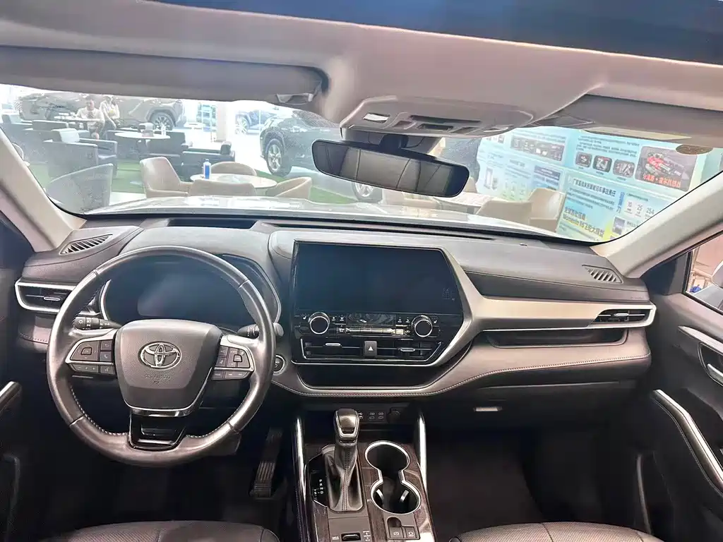 Toyota Highlander — миниатюра 2
