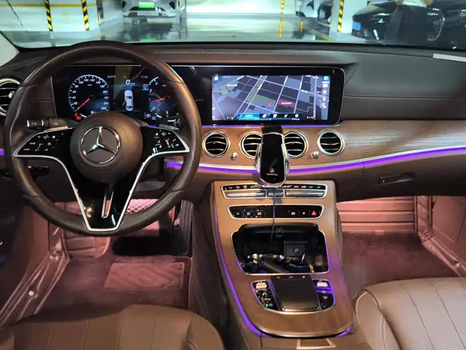 Mercedes-Benz E-Class — миниатюра 12