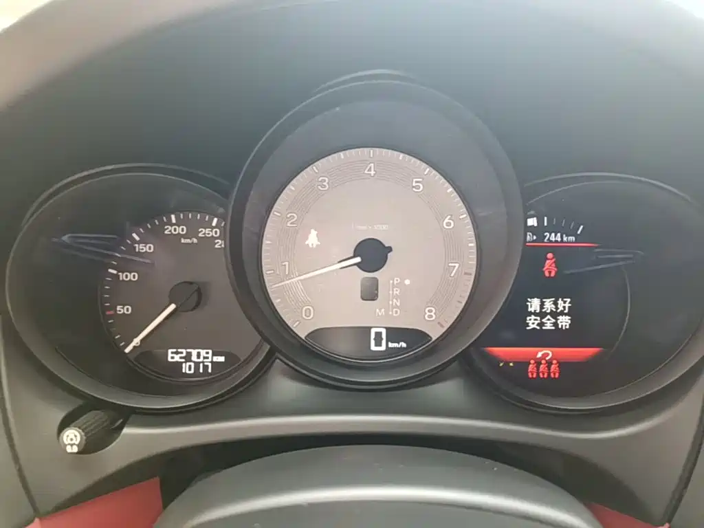 Porsche Macan — миниатюра 12