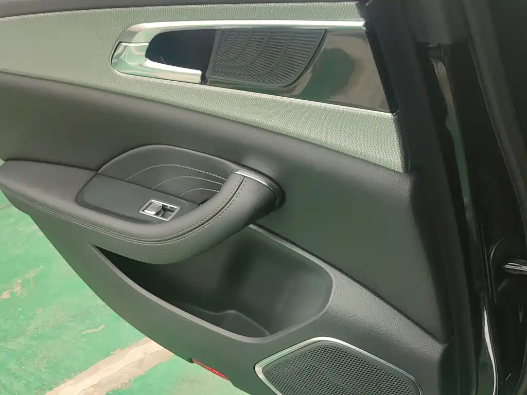 Hongqi Hongqi H5 — миниатюра 4