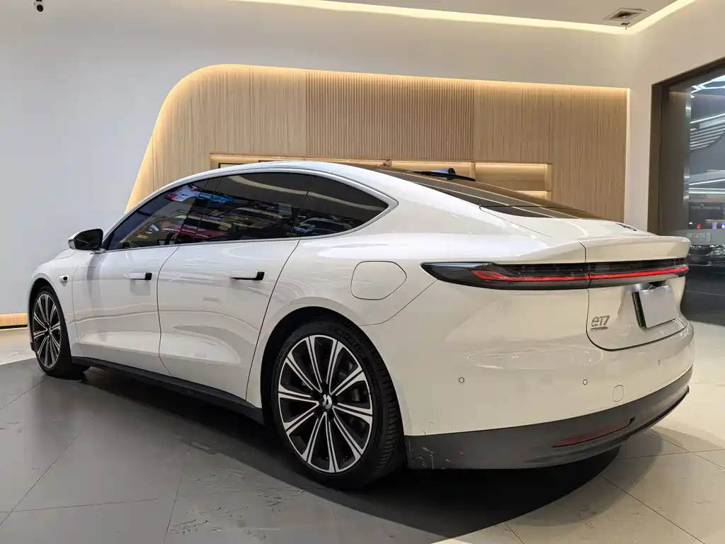 NIO NIO ET7