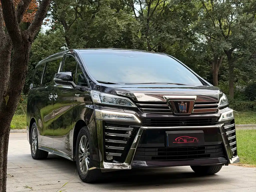 Toyota Vellfire — миниатюра 2